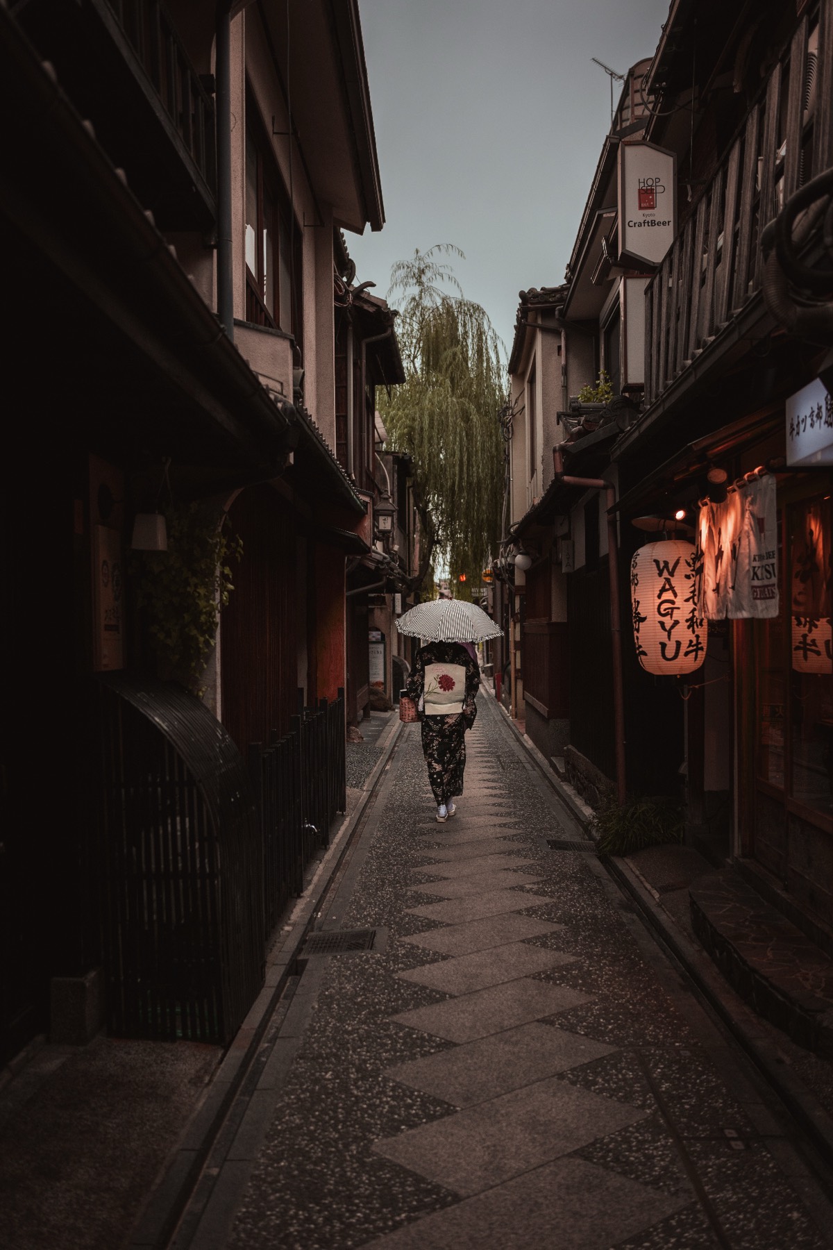 Narrow alley in Gion at dusk